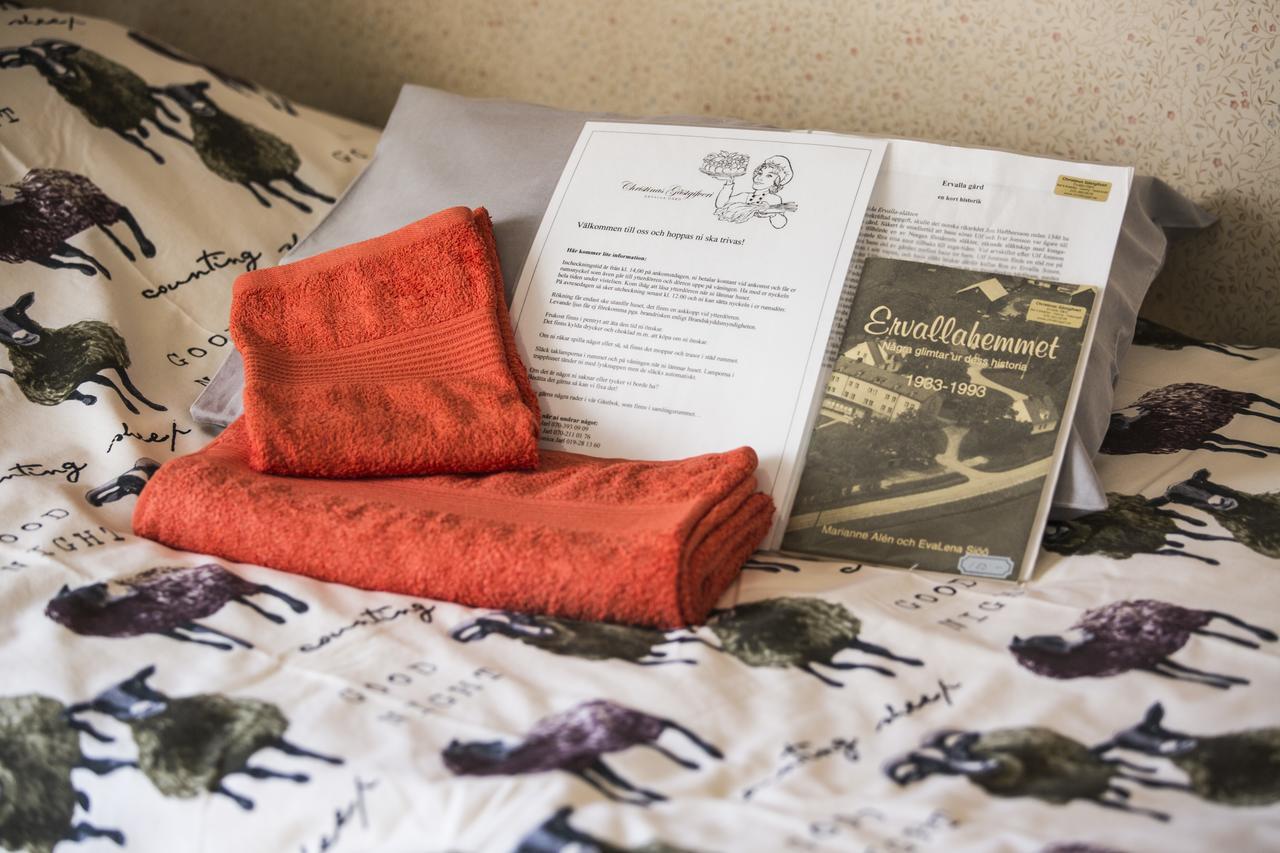 Christinas Gaestgifveri B&B Ervalla Екстер'єр фото