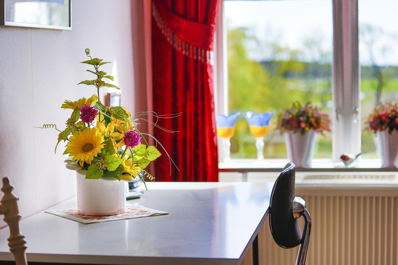 Christinas Gaestgifveri B&B Ervalla Екстер'єр фото