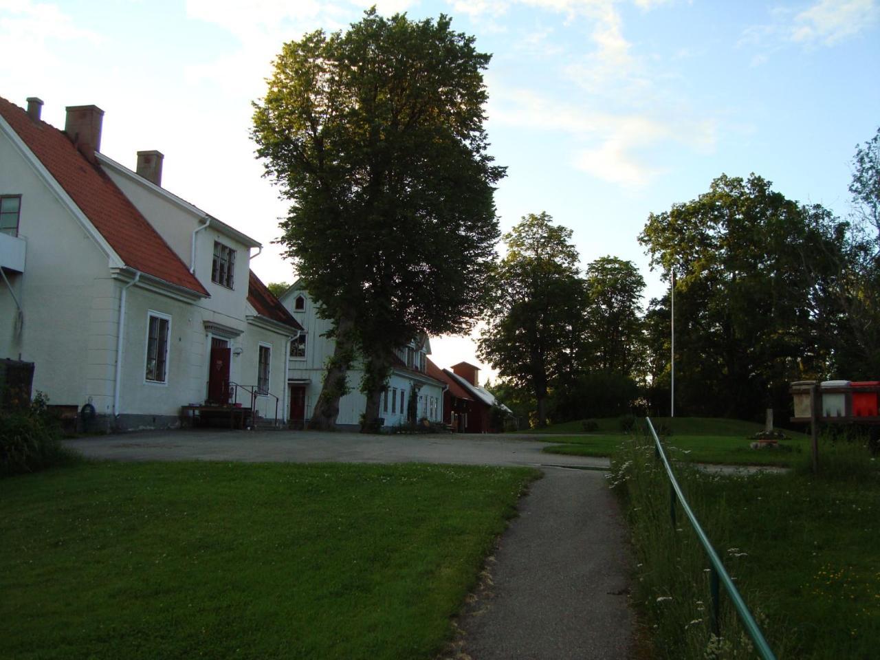 Christinas Gaestgifveri B&B Ervalla Екстер'єр фото